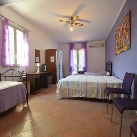 לינה וארוחת בוקר Alba Tra I Pini צ'פאלו