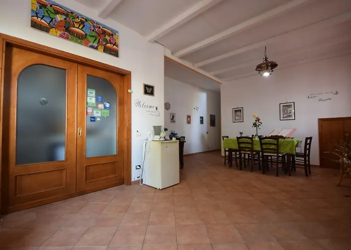 Alba Tra I Pini Cefalù