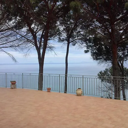 Bed and Breakfast Alba Tra I Pini