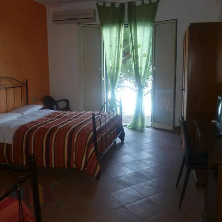 Alba Tra I Pini Cefalù