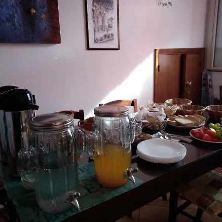 Alba Tra I Pini 住宿加早餐酒店
