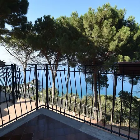 Alba Tra I Pini Bed and Breakfast