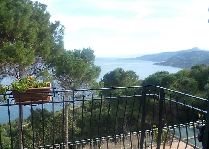 Bed & Breakfast Alba Tra I Pini 4*